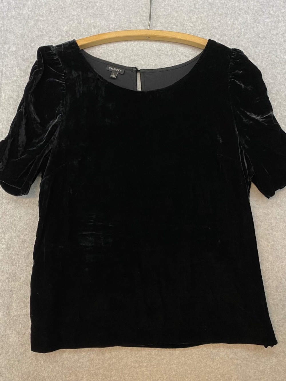 Talbots Large Black Solid Velvet Round Neck Puff Sleeve Pullover Top Back Button